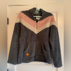 Simply southern Sherpa. W/open front pocket